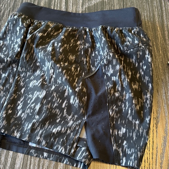 Under Armour UA Launch Elite Black and Gray Fully Lined 5” Inseam Shorts, M - Picture 15 of 15